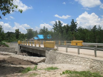 Jembatan Oebesi akses ke Pakubaun