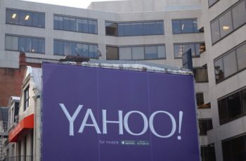 A billboard for the technology company Yahoo is seen August 5, 2015 in Washington, DC. Yahoo is globally known for its Web portal, search engine, Yahoo! Search, and related services including Yahoo Directory and Yahoo Mail.  AFP PHOTO / KAREN BLEIER / AFP PHOTO / KAREN BLEIER